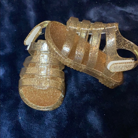 Shoes - Picture 2 of 4